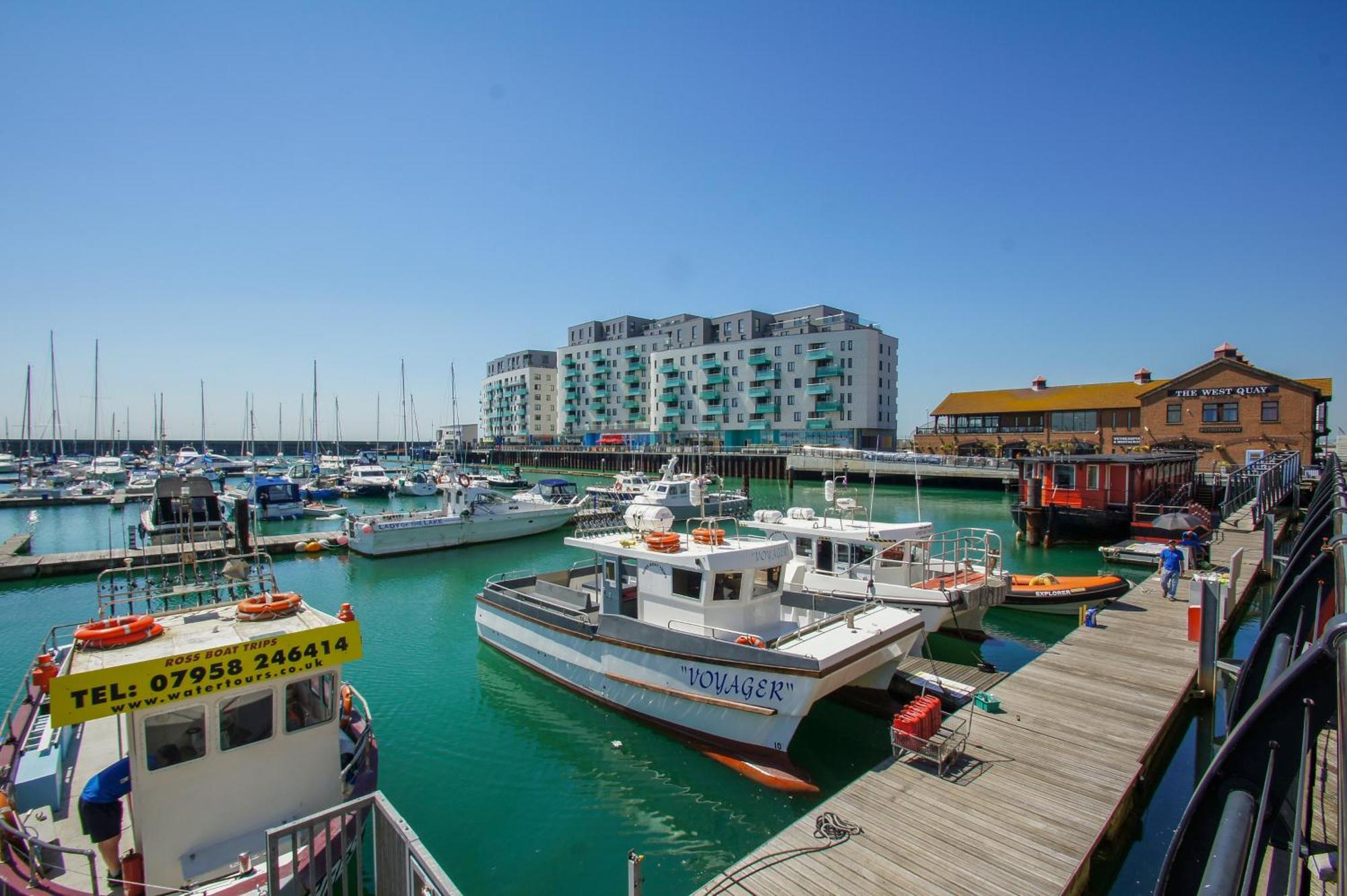 Orion Marina Sea View - Parking - By Brighton Holiday Lets Exterior photo